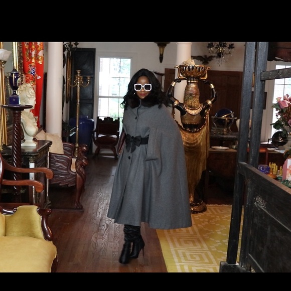 Rare Designer FL Fur trim hood Gray cape Coat S-M - Picture 4 of 8